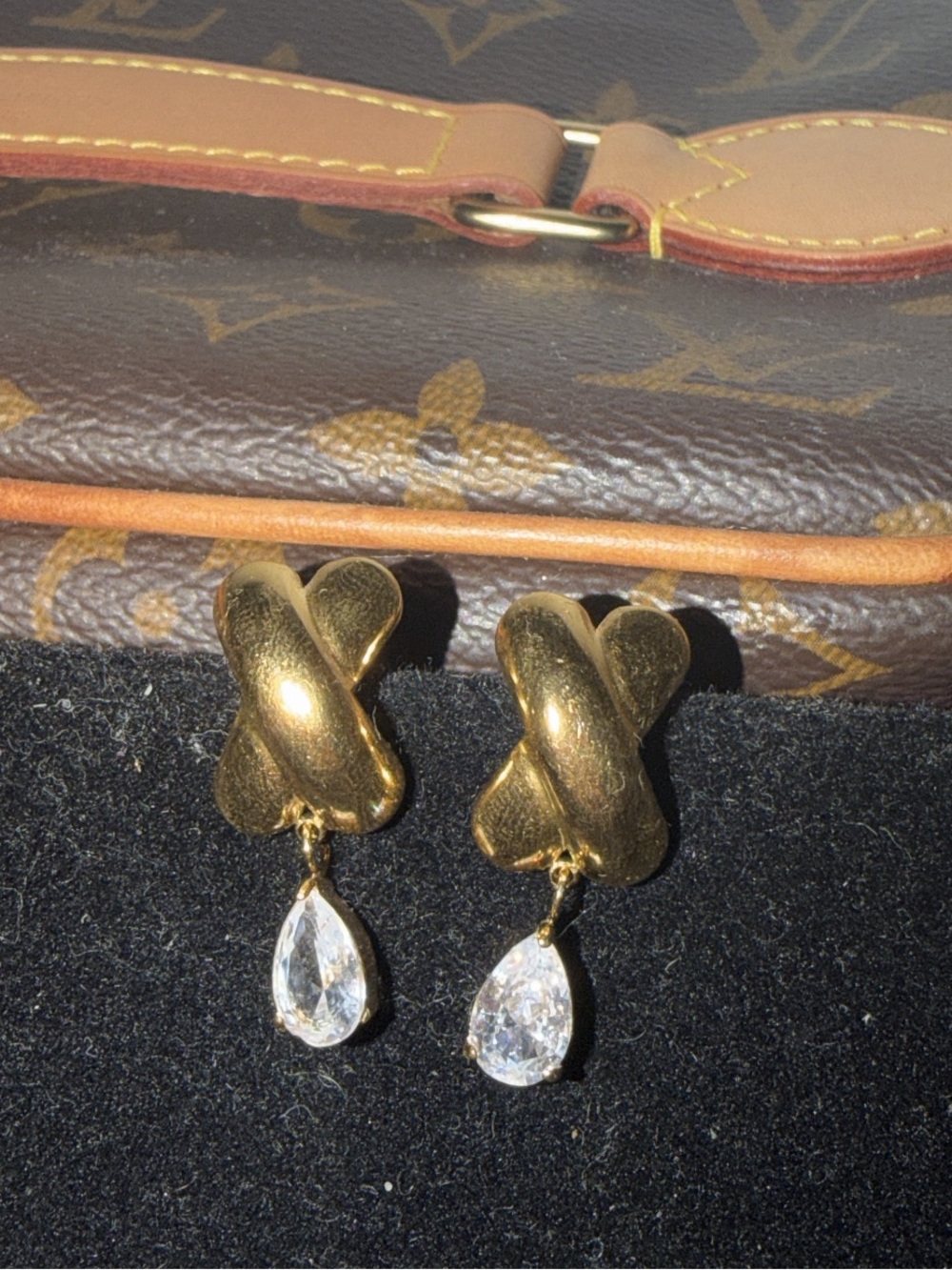 Vintage 1980s Dangle Pierced Gold Earrings